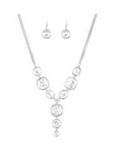LEGENDARY LUSTER - WHITE RHINESTONE NECKLACE - TKT’s Jewelry & Accessories 